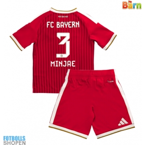 Billiga Bayern Munich Kim Min-jae #3 Hemmatröja Barn 2026-27 Kortärmad (+ Korta byxor)